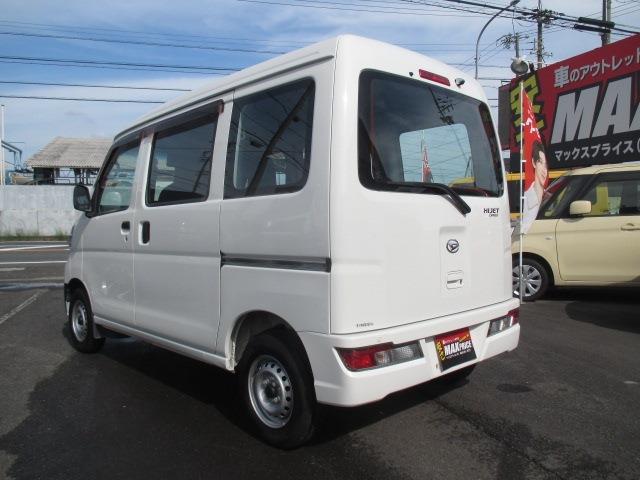 Daihatsu Hijet Cargo 4