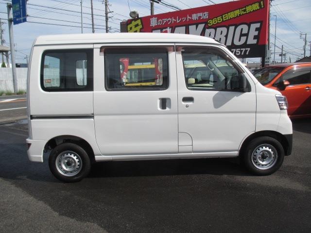 Daihatsu Hijet Cargo 7