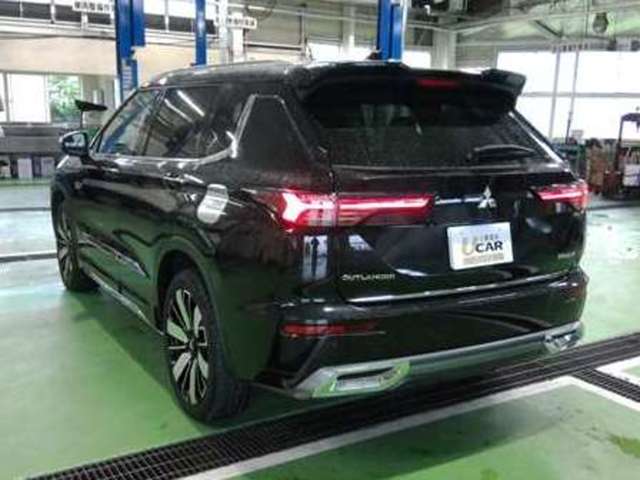 Mitsubishi Outlander 2