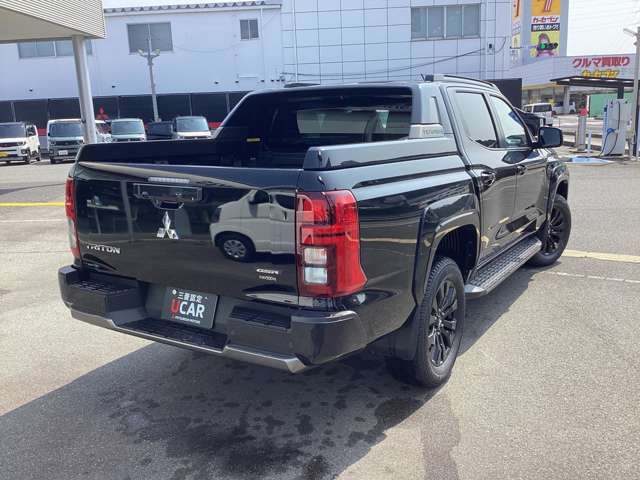 Mitsubishi Triton 2