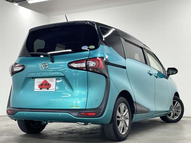 Toyota Sienta 2