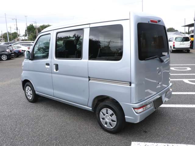 Daihatsu Hijet Cargo 11