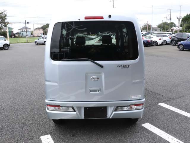 Daihatsu Hijet Cargo 12