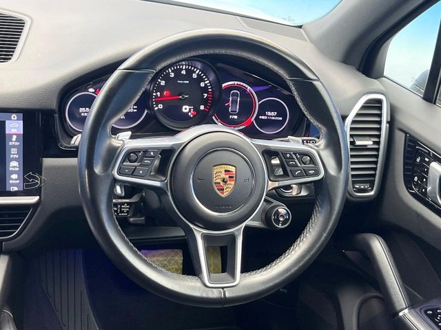 Porsche Cayenne 11