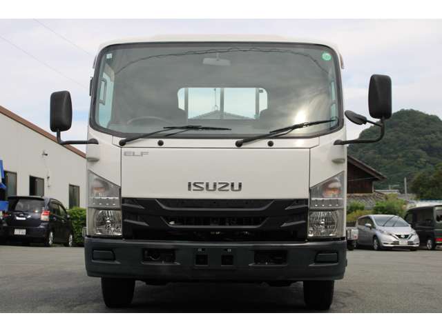 Isuzu Elf 4