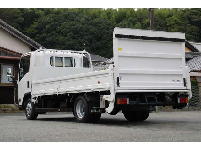 Isuzu Elf 8