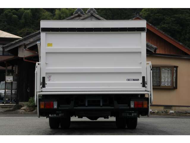 Isuzu Elf 10