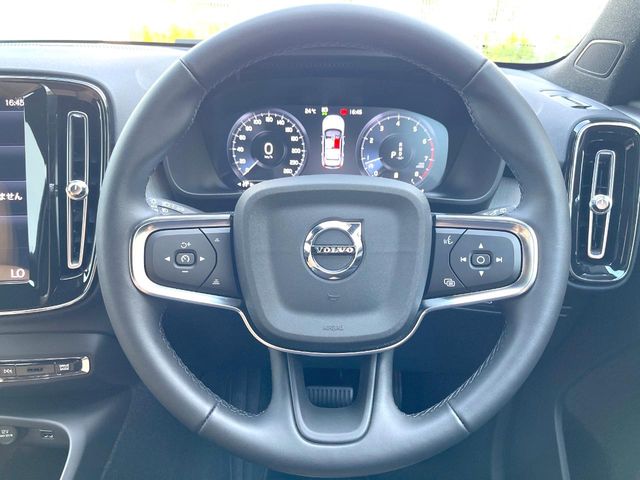 Volvo XC40 11
