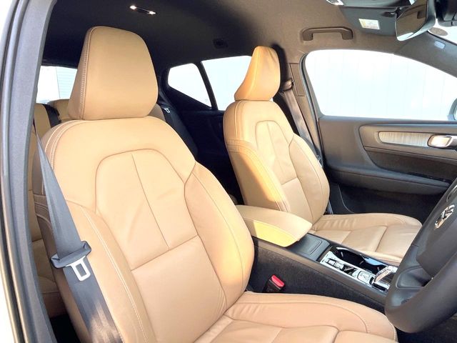 Volvo XC40 12