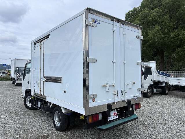 Isuzu Elf 6