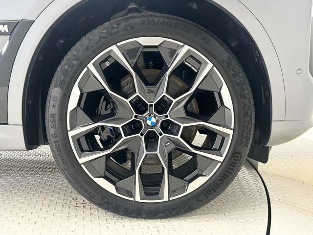 BMW X7 10