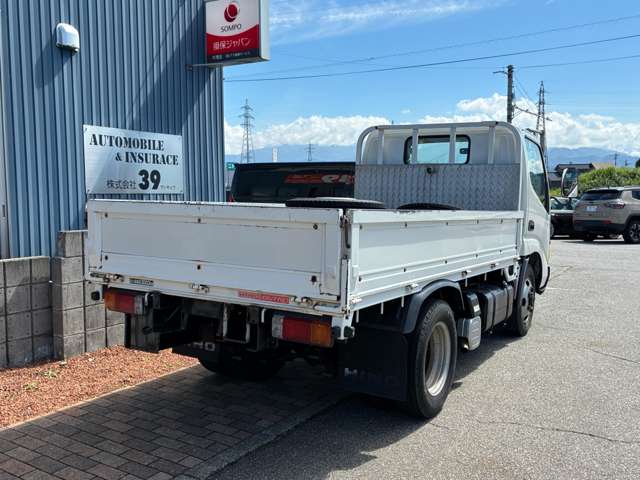 Hino Dutro 5