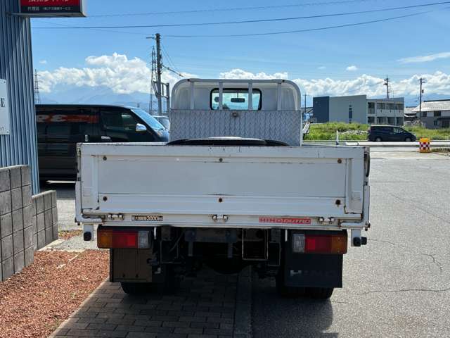 Hino Dutro 6