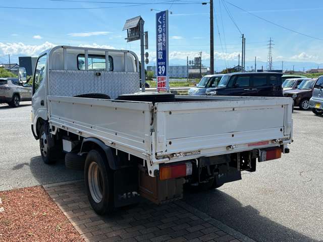 Hino Dutro 7