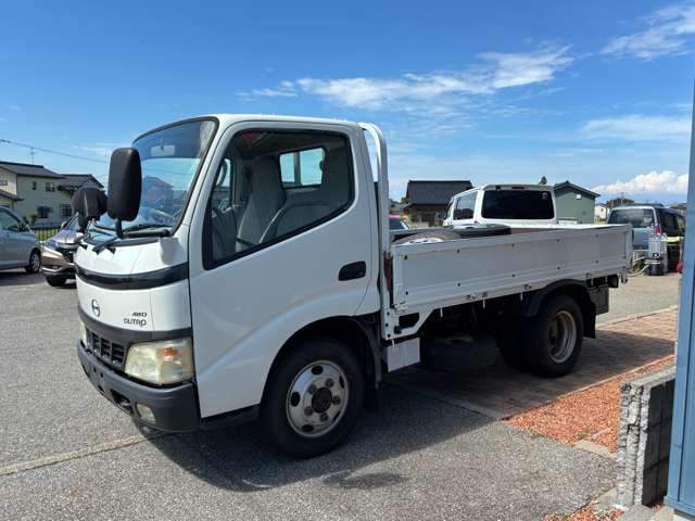 Hino Dutro 8