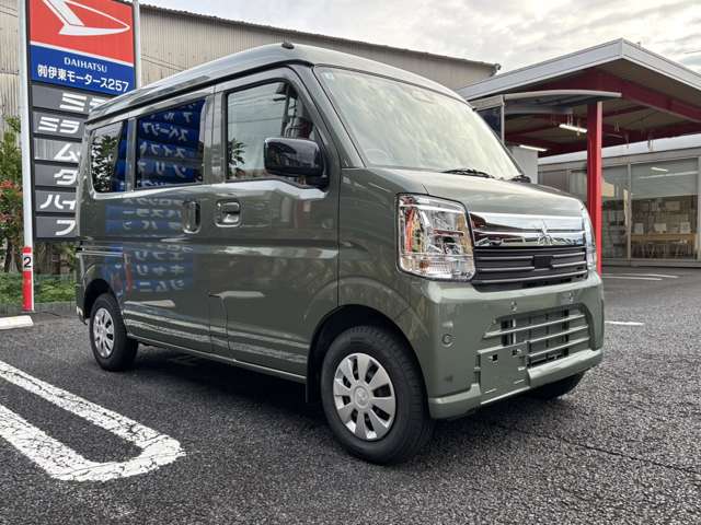 Mitsubishi Minicab Van 10