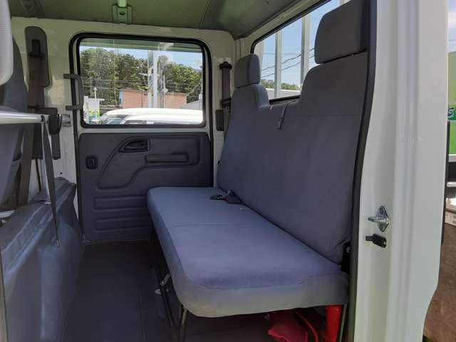Isuzu Elf 12