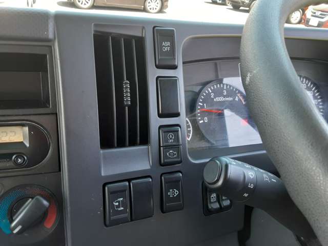 Isuzu Elf 7