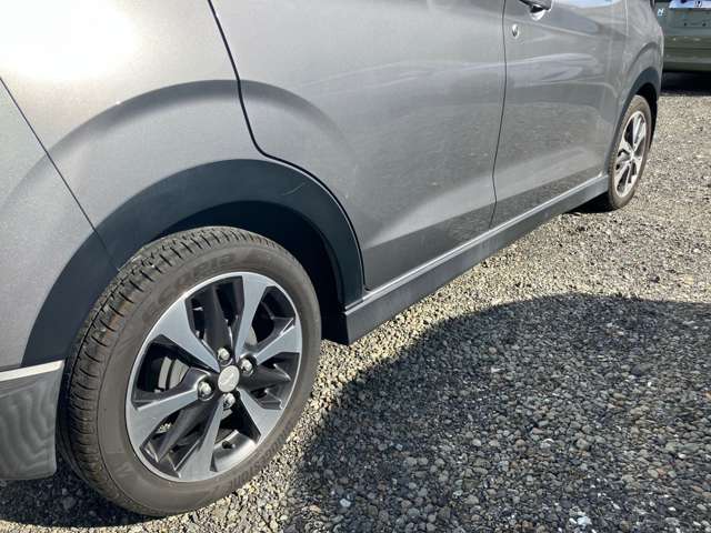Mitsubishi eK X 12