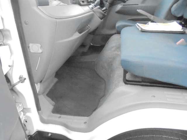 Mitsubishi Fuso Canter 7