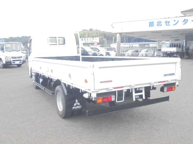 Mitsubishi Fuso Canter 9