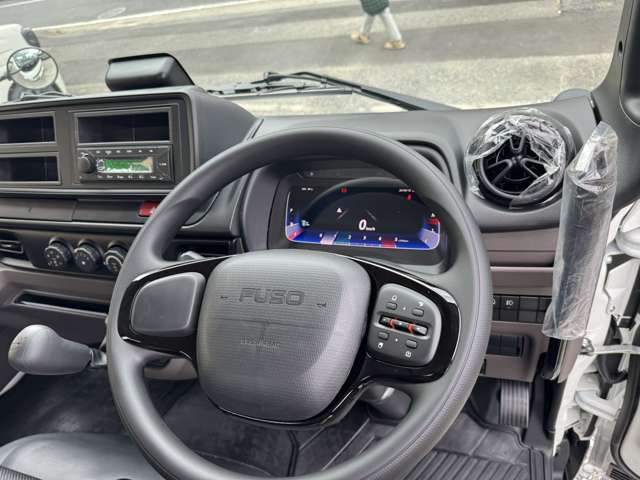 Mitsubishi Fuso Canter 11