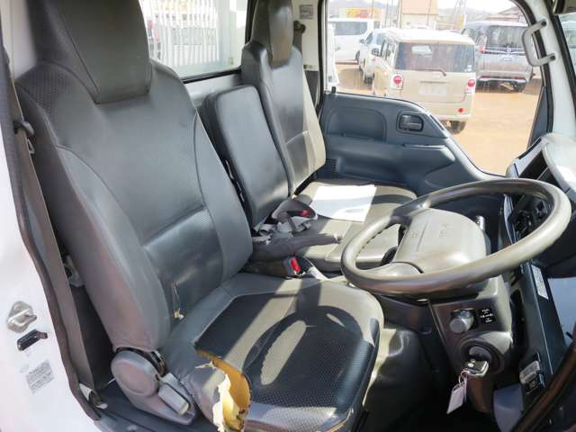 Isuzu Elf 12