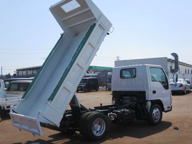 Isuzu Elf 3