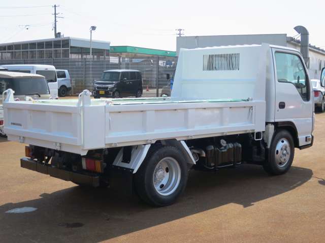 Isuzu Elf 8