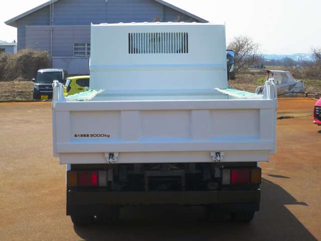 Isuzu Elf 9