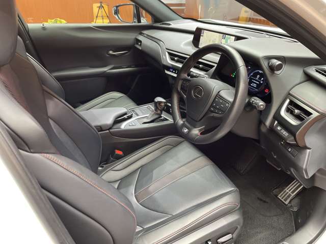 Lexus UX 5