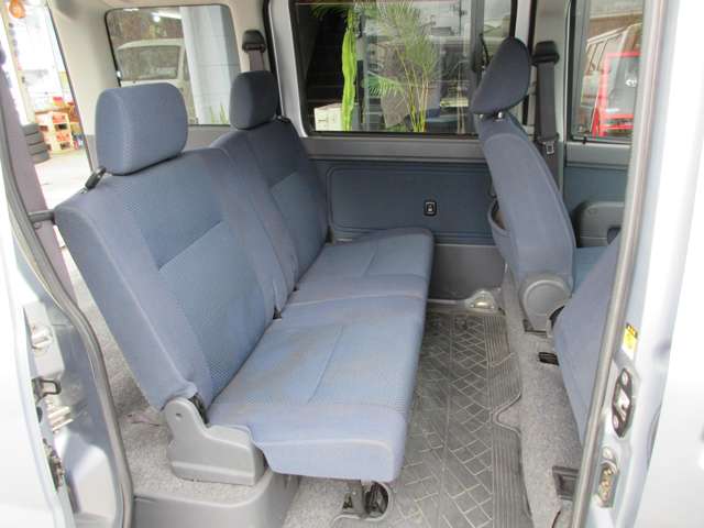 Daihatsu Hijet Cargo 12