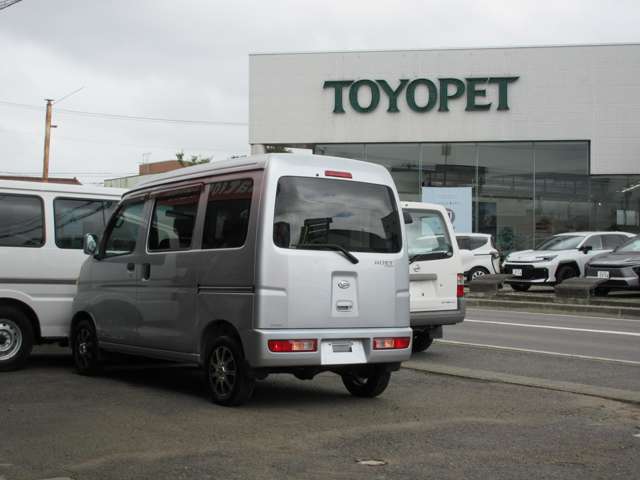 Daihatsu Hijet Cargo 8