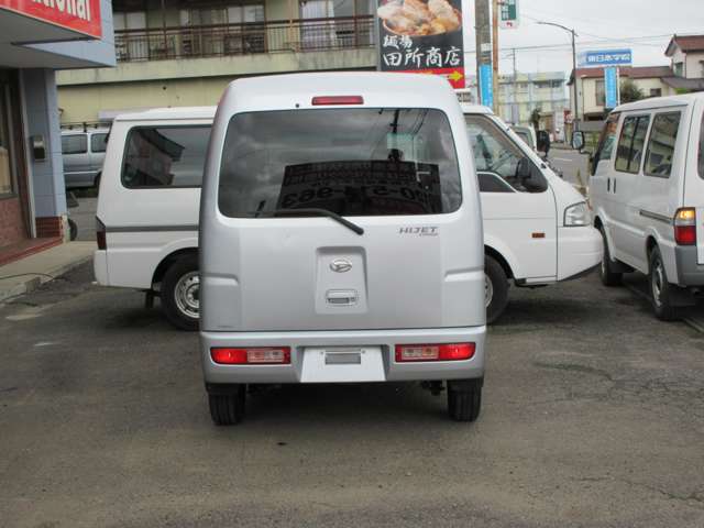Daihatsu Hijet Cargo 9