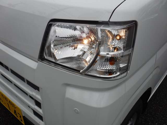 Daihatsu Hijet Cargo 4