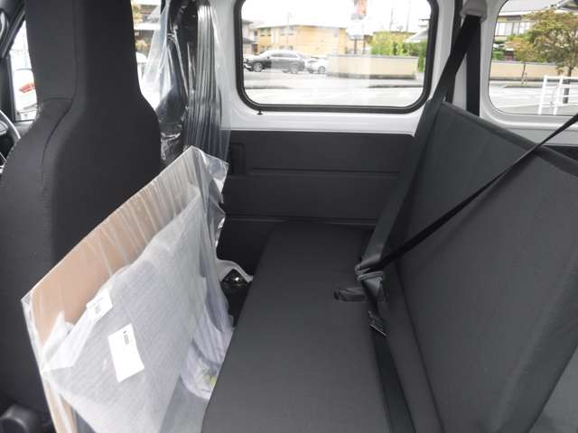 Daihatsu Hijet Cargo 9