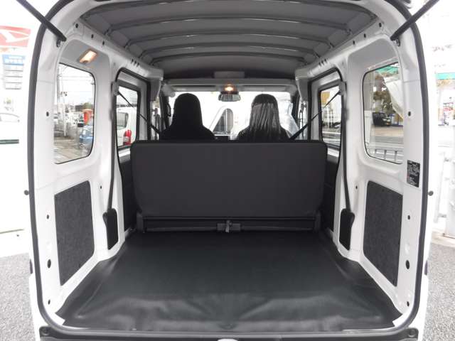 Daihatsu Hijet Cargo 10