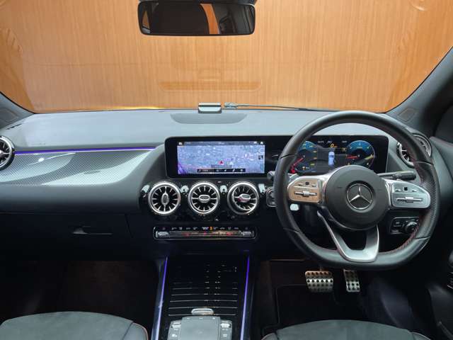 Mercedes-Benz GLA-Class 4