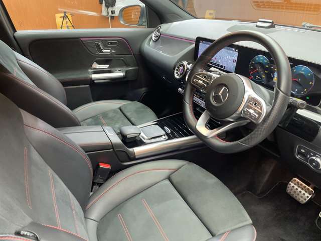 Mercedes-Benz GLA-Class 5