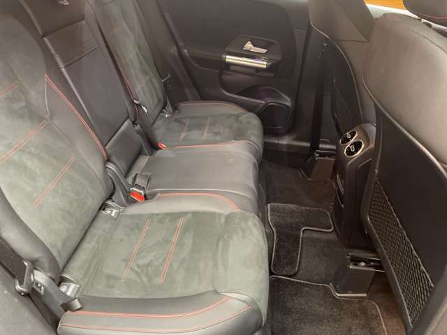 Mercedes-Benz GLA-Class 9