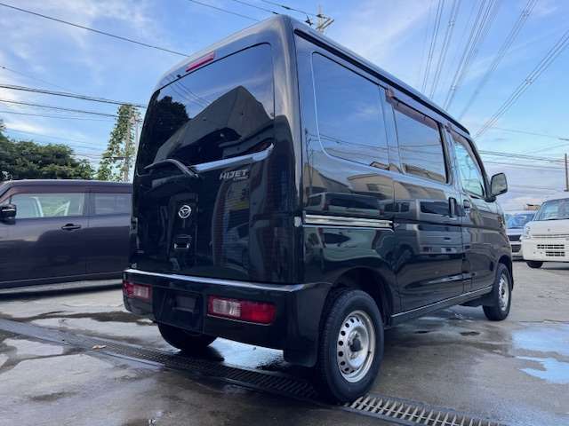 Daihatsu Hijet Cargo 8