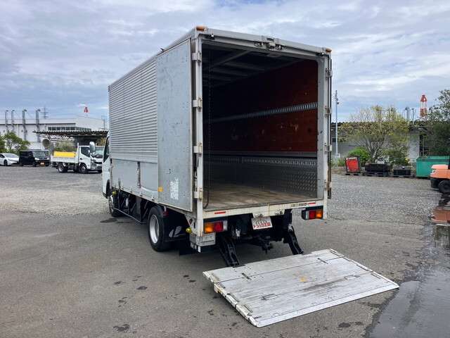 Mitsubishi Fuso Canter 12