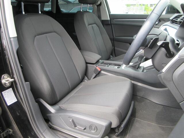 Audi Q3 11