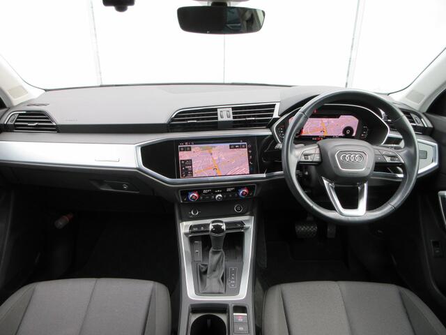 Audi Q3 9