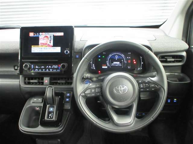 Toyota Sienta 4