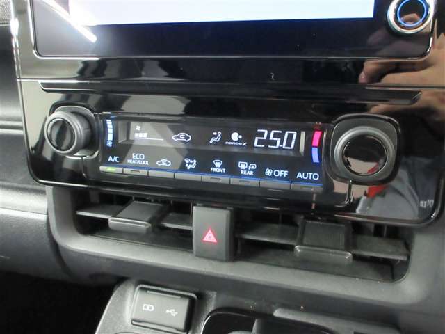 Toyota Sienta 10