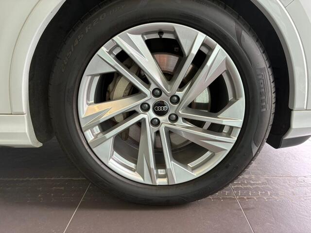 Audi Q7 6