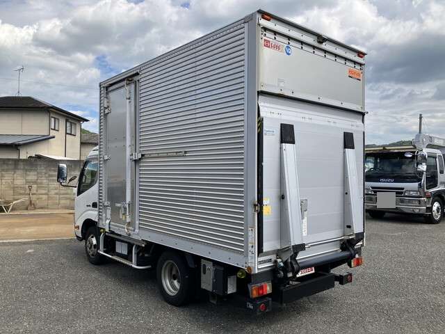 Hino Dutro 3