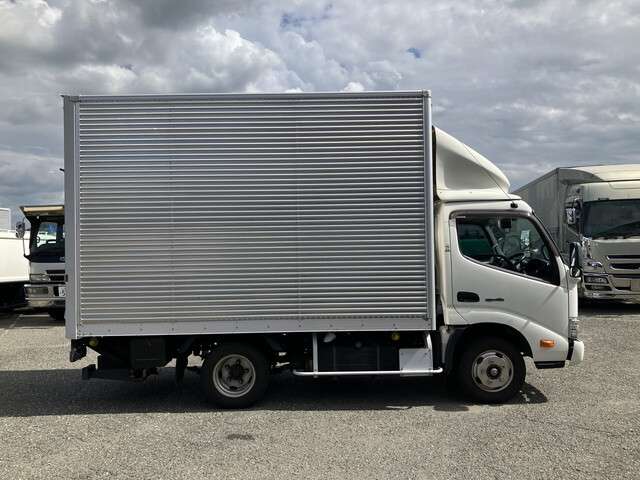 Hino Dutro 6