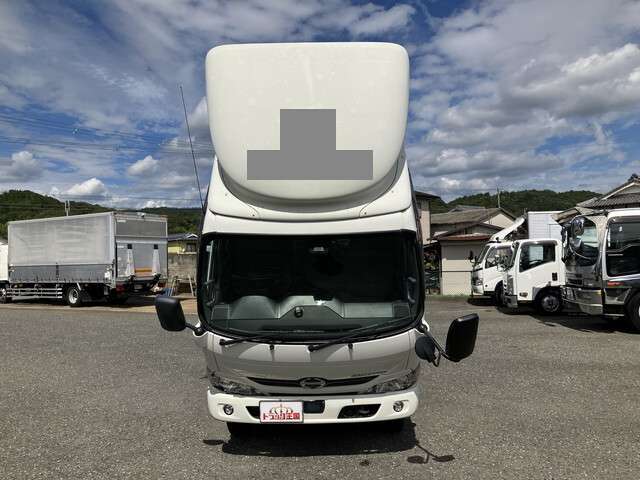 Hino Dutro 8